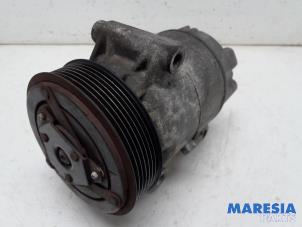 Gebruikte Aircopomp Renault Grand Scénic II (JM) 2.0 16V Turbo Prijs € 200,00 Margeregeling aangeboden door Maresia Parts