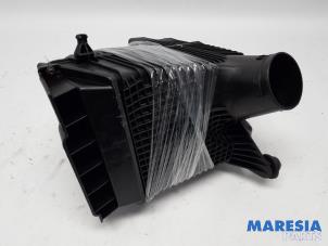Gebruikte Luchtfilterhuis Renault Grand Scénic II (JM) 2.0 16V Turbo Prijs € 30,00 Margeregeling aangeboden door Maresia Parts