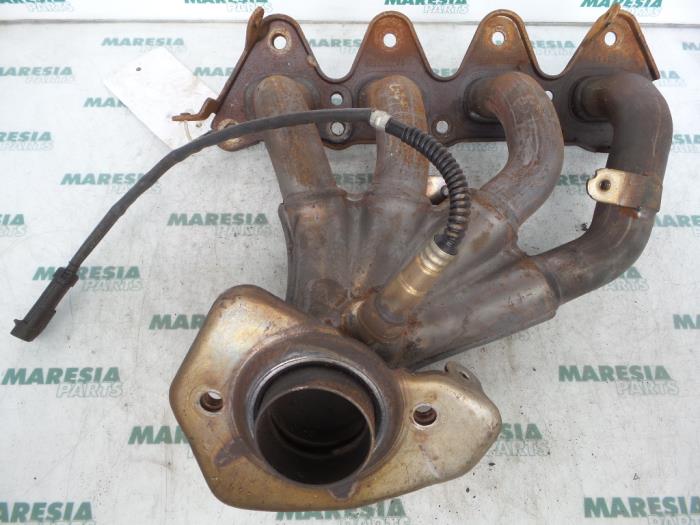 Gebruikte Spruitstuk Uitlaat Renault Scénic II (JM) 1.6 16V Prijs € 50,00 Margeregeling aangeboden door Maresia Parts