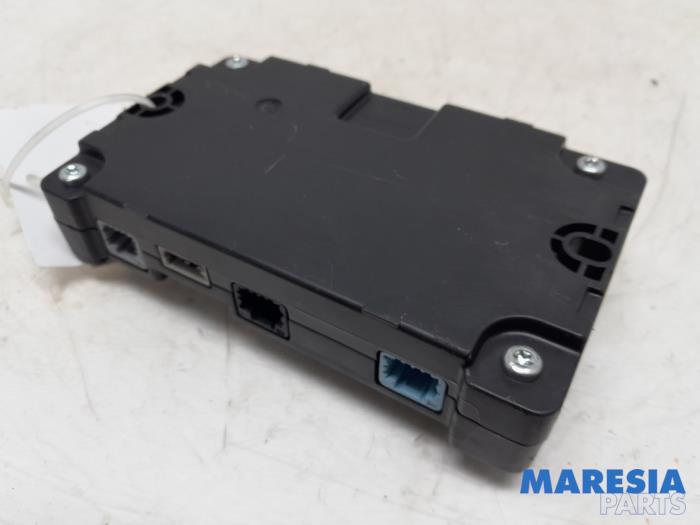 Gebruikte Telefoon Module Renault Grand Scénic III (JZ) 1.4 16V TCe 130 Prijs € 34,99 Margeregeling aangeboden door Maresia Parts