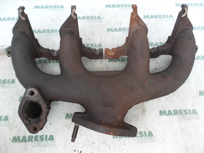 Gebruikte Spruitstuk Uitlaat Renault Kangoo Express (FC) 1.9 D 55 Prijs € 40,00 Margeregeling aangeboden door Maresia Parts