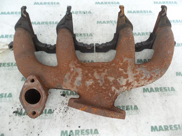 Gebruikte Spruitstuk Uitlaat Renault Kangoo (KC) 1.9 D 55 Prijs € 40,00 Margeregeling aangeboden door Maresia Parts