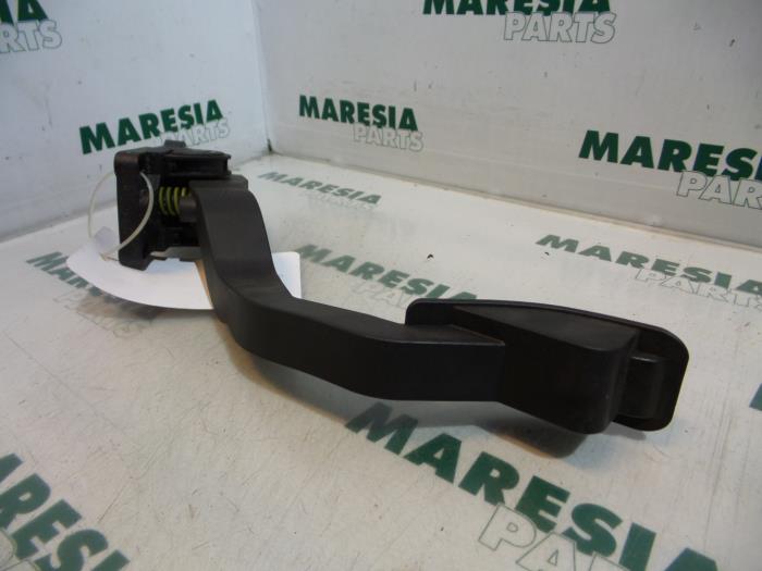 Gebruikte Gaspedaalpositie Sensor Peugeot 206 (2A/C/H/J/S) 1.4 HDi Prijs € 35,00 Margeregeling aangeboden door Maresia Parts