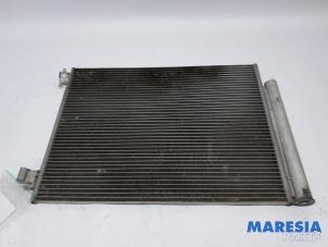 Gebruikte Airco Condensor Renault Clio IV (5R) 1.2 TCE 16V GT EDC Prijs € 50,00 Margeregeling aangeboden door Maresia Parts