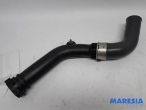 Gebruikte Intercooler Slang Renault Megane III Grandtour (KZ) 1.4 16V TCe 130 Prijs € 79,99 Margeregeling aangeboden door Maresia Parts