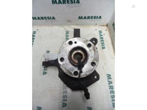 Gebruikte Asschenkel rechts-voor Renault Espace (JK) 2.0 16V Prijs € 65,00 Margeregeling aangeboden door Maresia Parts