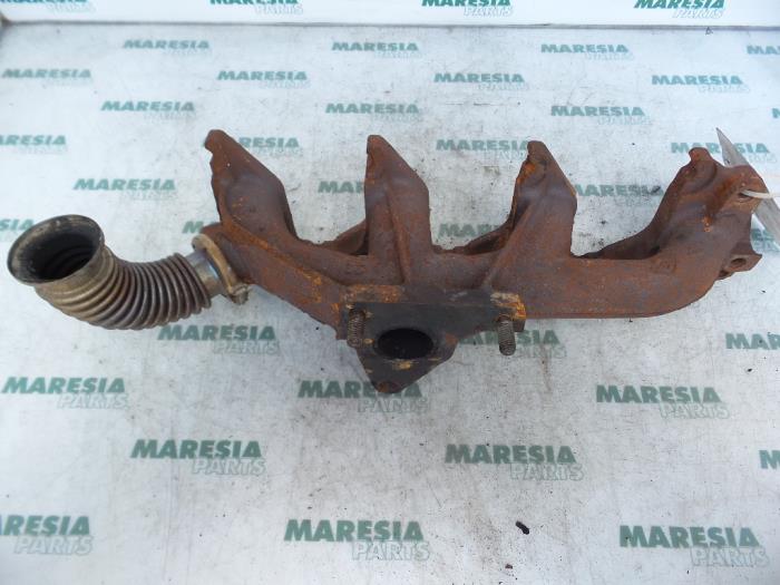 Gebruikte Spruitstuk Uitlaat Renault Megane II (BM/CM) 1.9 dCi 120 Prijs € 50,00 Margeregeling aangeboden door Maresia Parts