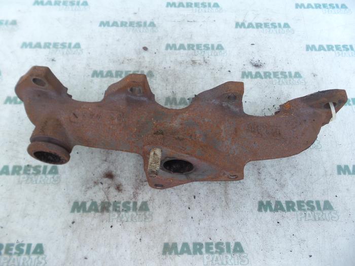 Gebruikte Uitlaatspruitstuk Renault Megane II (BM/CM) 1.5 dCi 80 Prijs € 50,00 Margeregeling aangeboden door Maresia Parts