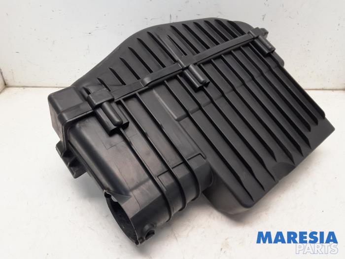 Gebruikte Luchtfilterhuis Peugeot 208 I (CA/CC/CK/CL) 1.0 Vti 12V PureTech Prijs € 19,95 Margeregeling aangeboden door Maresia Parts