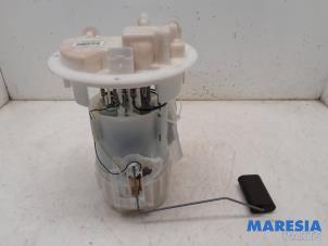 Gebruikte Tank element Pomp Peugeot 208 I (CA/CC/CK/CL) 1.0 Vti 12V PureTech Prijs € 25,00 Margeregeling aangeboden door Maresia Parts