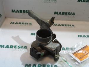 Gebruikte Gasklephuis Renault Clio II (BB/CB) 1.6 Autom. Prijs € 50,00 Margeregeling aangeboden door Maresia Parts