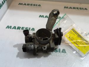 Gebruikte Gasklephuis Renault Clio (B/C57/357/557/577) 1.2 Eco Kat. Prijs € 50,00 Margeregeling aangeboden door Maresia Parts