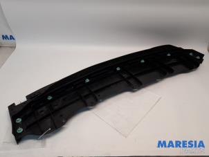 Gebruikte Bumper onderplaat Peugeot 107 1.0 12V Prijs € 14,95 Margeregeling aangeboden door Maresia Parts