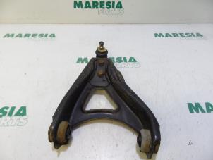 Gebruikte Draagarm onder rechts-voor Renault R19 Prijs € 20,00 Margeregeling aangeboden door Maresia Parts