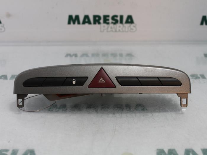 Gebruikte Display Interieur Peugeot 308 (4A/C) 1.6 VTI 16V Prijs € 30,00 Margeregeling aangeboden door Maresia Parts