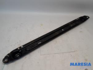 Gebruikte Radiateurbalk Peugeot 5008 I (0A/0E) 1.6 VTI 16V Prijs € 20,00 Margeregeling aangeboden door Maresia Parts