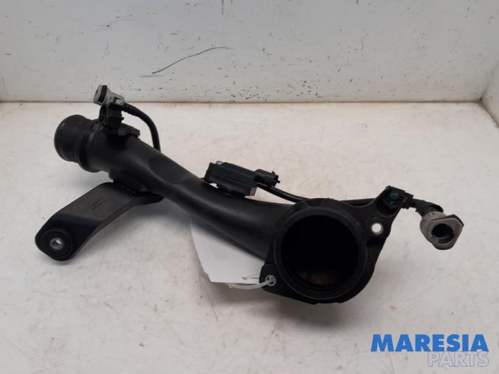 Gebruikte Intercooler Buis Fiat Panda (312) 0.9 TwinAir Turbo 80 Prijs € 40,00 Margeregeling aangeboden door Maresia Parts