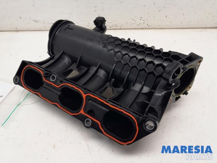 Gebruikte Inlaatspruitstuk Peugeot 308 (L3/L8/LB/LH/LP) 1.2 12V e-THP PureTech 110 Prijs € 34,95 Margeregeling aangeboden door Maresia Parts