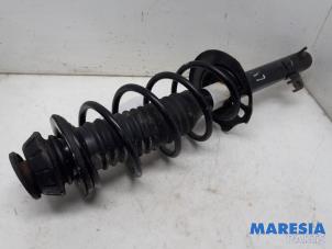 Gebruikte Mac Phersonpoot links-voor Peugeot 107 1.0 12V Prijs € 25,00 Margeregeling aangeboden door Maresia Parts