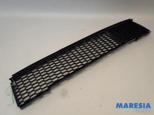 Gebruikte Grille Fiat 500 (312) 1.2 69 Prijs € 19,99 Margeregeling aangeboden door Maresia Parts