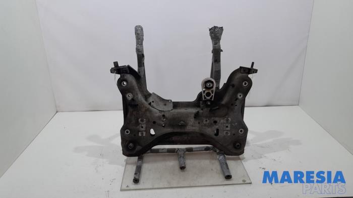 Gebruikte Subframe Renault Espace (JK) 2.0 dCi 16V 150 FAP Prijs € 70,00 Margeregeling aangeboden door Maresia Parts
