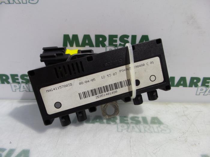 Gebruikte Computer Diversen Peugeot 407 SW (6E) 2.0 HDiF 16V Prijs € 50,00 Margeregeling aangeboden door Maresia Parts
