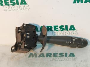 Gebruikte Pinker Schakelaar Renault Megane Coupé (DA) 1.6i Prijs € 25,00 Margeregeling aangeboden door Maresia Parts