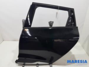 Gebruikte Deur 4Deurs links-achter Renault Clio IV Estate/Grandtour (7R) 1.5 Energy dCi 90 FAP Prijs € 225,00 Margeregeling aangeboden door Maresia Parts