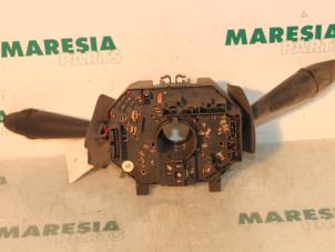Gebruikte Combischakelaar Stuurkolom Fiat Marea (185AX) 1.8 ELX 16V Prijs € 30,00 Margeregeling aangeboden door Maresia Parts