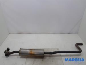 Gebruikte Uitlaat Middendemper Peugeot 3008 II (M4/MC/MJ/MR) 1.2 12V e-THP PureTech 130 Prijs € 129,99 Margeregeling aangeboden door Maresia Parts