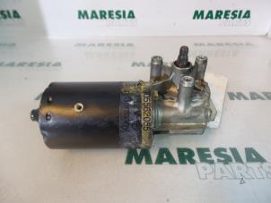 Gebruikte Ruitenwissermotor voor Peugeot 106 II 1.5 XNd,XRd,Sketch Prijs € 25,00 Margeregeling aangeboden door Maresia Parts