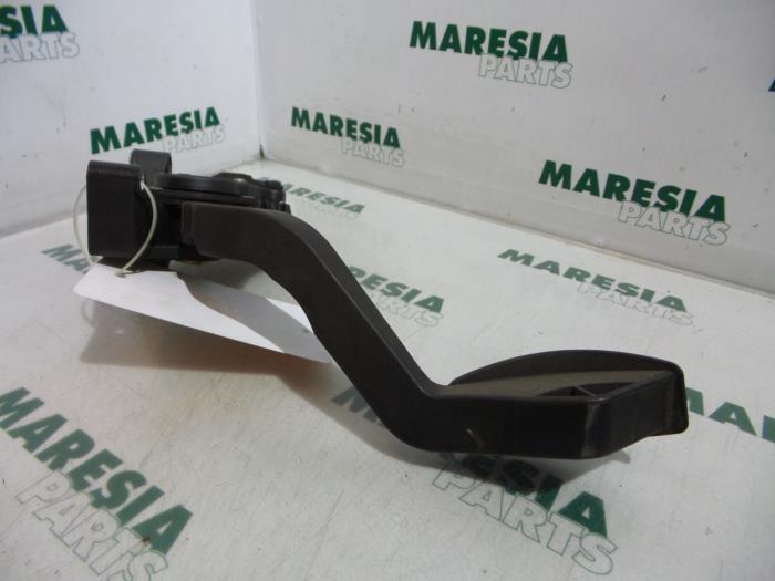 Gebruikte Sensor Gaspedaalpositie Fiat Punto II (188) 1.9 JTD 85 Prijs € 20,00 Margeregeling aangeboden door Maresia Parts