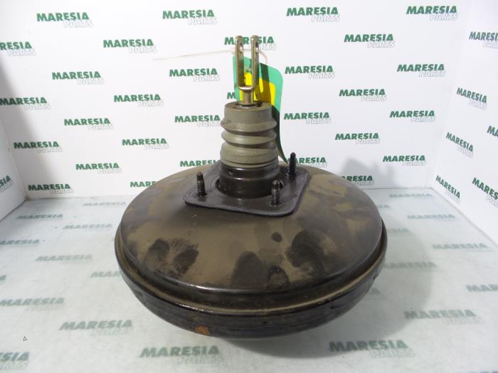 Gebruikte Rembekrachtiger Renault Megane Break/Grandtour (KA) 1.6 16V RXE,RXT Prijs € 40,00 Margeregeling aangeboden door Maresia Parts
