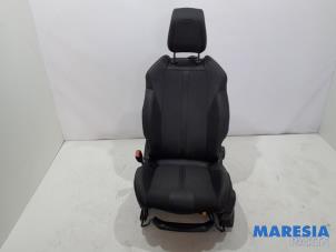 Gebruikte Stoel links Peugeot 3008 II (M4/MC/MJ/MR) 1.2 12V e-THP PureTech 130 Prijs € 425,00 Margeregeling aangeboden door Maresia Parts
