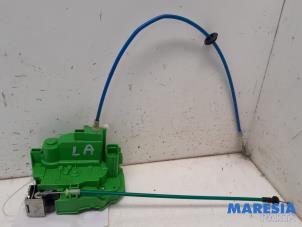 Gebruikte Deurslot Mechaniek 4Deurs links-achter Alfa Romeo Giulietta (940) 1.75 TBI 16V QV Prijs € 30,00 Margeregeling aangeboden door Maresia Parts