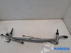 Gebruikte Ruitenwis Mechaniek Peugeot 3008 II (M4/MC/MJ/MR) 1.2 12V e-THP PureTech 130 Prijs € 44,99 Margeregeling aangeboden door Maresia Parts