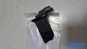 Gebruikte Luchtmassameter Citroen DS 4/DS 4 Crossback (NX) 1.6 BlueHDI 120 Prijs € 19,00 Margeregeling aangeboden door Maresia Parts