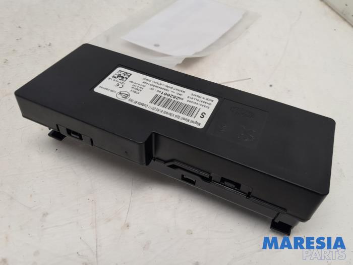 Gebruikte Module Telefoon Peugeot 3008 II (M4/MC/MJ/MR) 1.2 12V e-THP PureTech 130 Prijs € 39,95 Margeregeling aangeboden door Maresia Parts