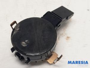 Gebruikte Regensensor Peugeot 3008 II (M4/MC/MJ/MR) 1.2 12V e-THP PureTech 130 Prijs € 24,20 Margeregeling aangeboden door Maresia Parts
