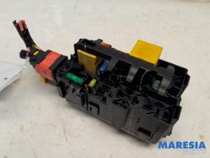 Gebruikte Zekeringkast Peugeot 3008 II (M4/MC/MJ/MR) 1.2 12V e-THP PureTech 130 Prijs € 49,99 Margeregeling aangeboden door Maresia Parts