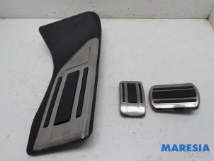 Gebruikte Pedalen Set Peugeot 3008 II (M4/MC/MJ/MR) 1.2 12V e-THP PureTech 130 Prijs € 35,00 Margeregeling aangeboden door Maresia Parts