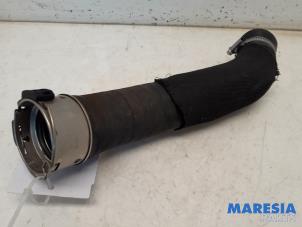 Gebruikte Intercooler Slang Alfa Romeo Giulietta (940) 1.75 TBI 16V QV Prijs € 35,00 Margeregeling aangeboden door Maresia Parts