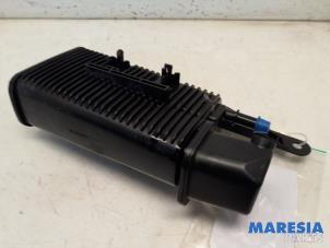 Gebruikte Koolstoffilter Peugeot 3008 I (0U/HU) 1.6 VTI 16V Prijs € 35,00 Margeregeling aangeboden door Maresia Parts