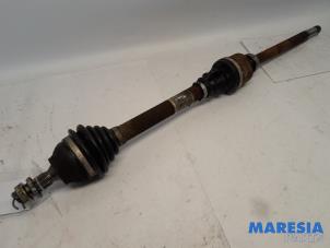 Gebruikte Cardanas rechts-voor (VWA) Peugeot 3008 I (0U/HU) 1.6 16V THP 155 Prijs € 39,90 Margeregeling aangeboden door Maresia Parts