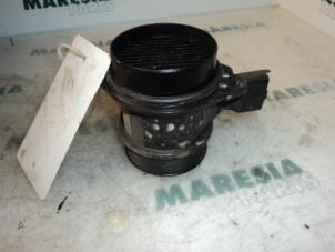 Gebruikte Luchthoeveelheidsmeter Citroen Jumpy (BS/BT/BY/BZ) 2.0 HDi 90 Prijs € 42,35 Inclusief btw aangeboden door Maresia Parts