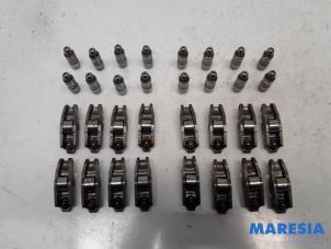 Gebruikte Tuimelaar Renault Espace (JK) 2.0 dCi 16V 150 FAP Prijs € 40,00 Margeregeling aangeboden door Maresia Parts