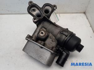 Gebruikte Oliefilterhuis Renault Espace (JK) 2.0 dCi 16V 150 FAP Prijs € 75,00 Margeregeling aangeboden door Maresia Parts