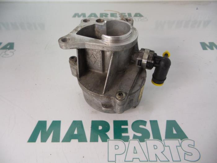 Gebruikte Vacuumpomp (Diesel) Renault Scénic II (JM) 1.9 dCi 120 Prijs € 24,95 Margeregeling aangeboden door Maresia Parts