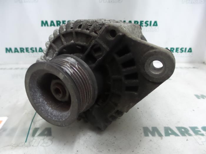 Gebruikte Dynamo Alfa Romeo 156 (932) 1.6 Twin Spark 16V Prijs € 40,00 Margeregeling aangeboden door Maresia Parts