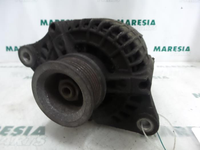 Gebruikte Dynamo Alfa Romeo 156 (932) 1.8 Twin Spark 16V Prijs € 40,00 Margeregeling aangeboden door Maresia Parts